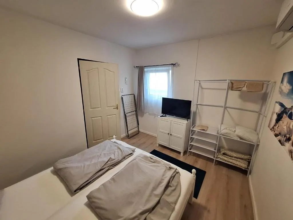„1” apartman második hálószobája és pihenőrésze