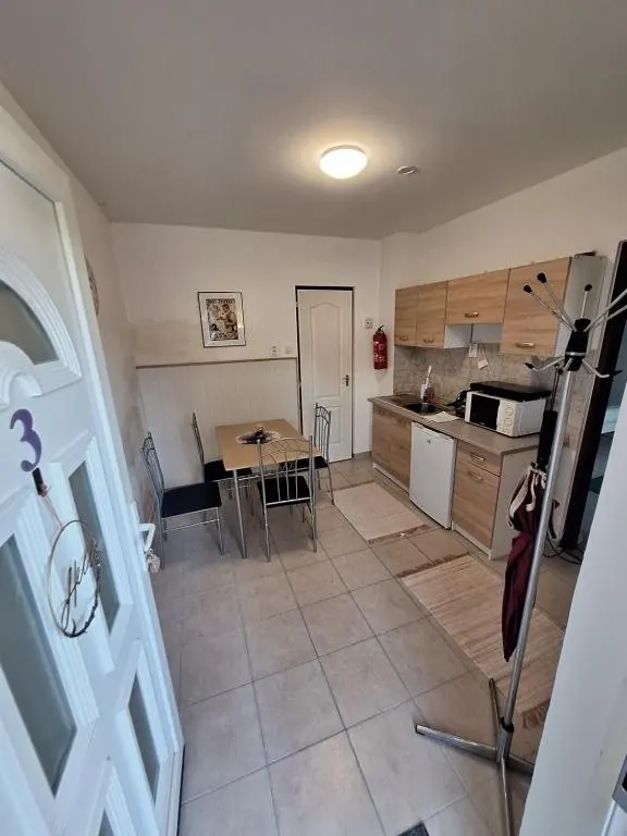 „3” apartman konyharésze és étkezője