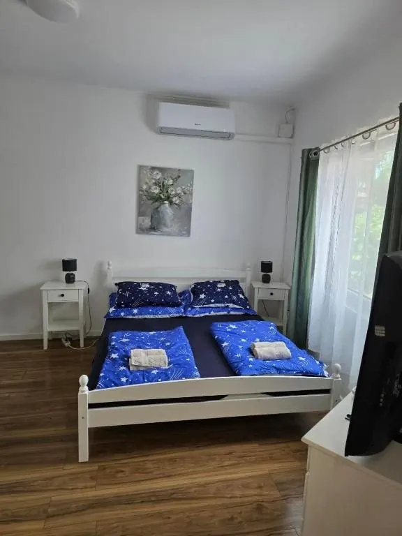 „4” apartman franciaágyas hálószobája